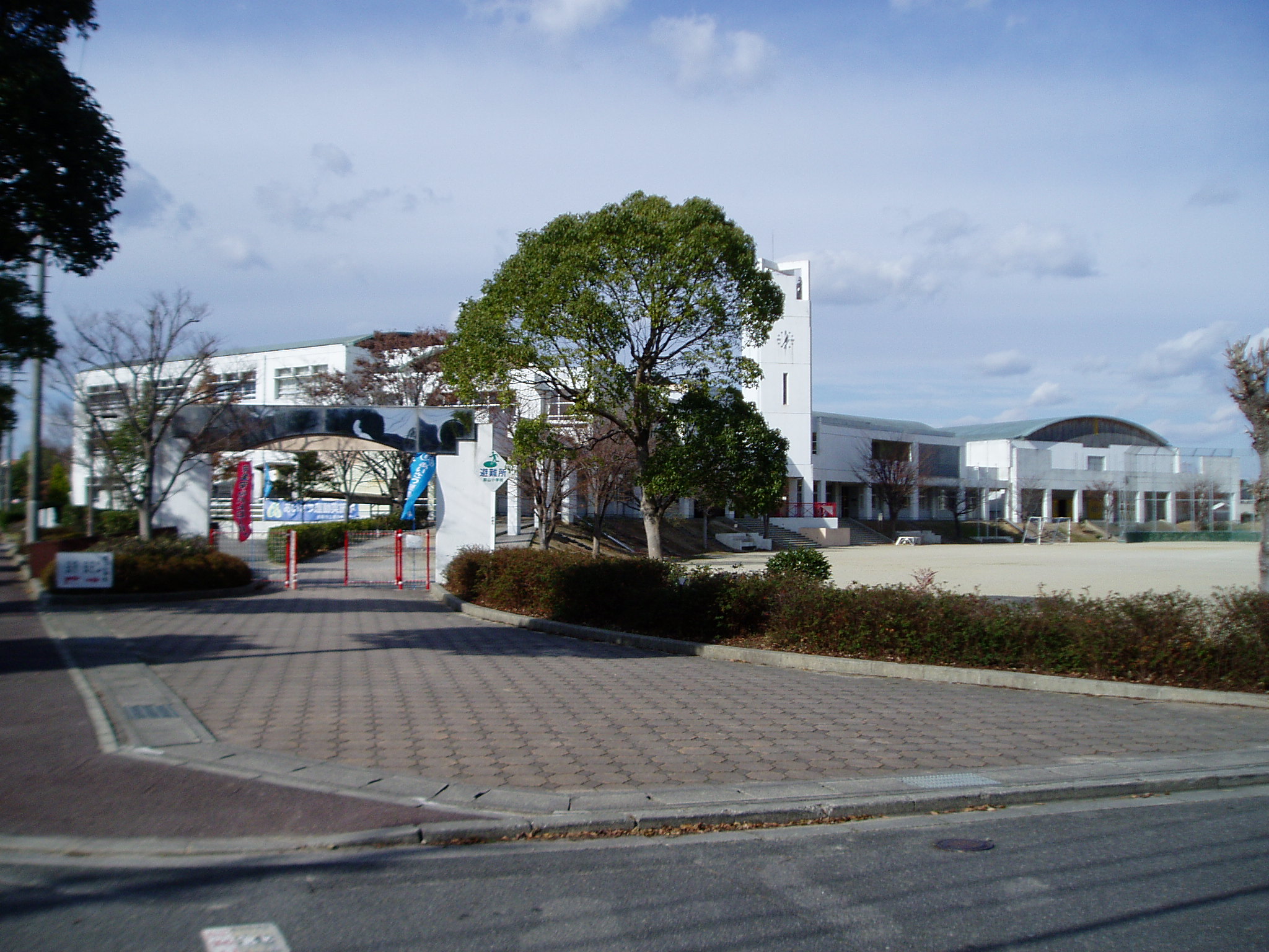 Primary school. 569m until Suzuka Municipal Koriyama elementary school (elementary school)