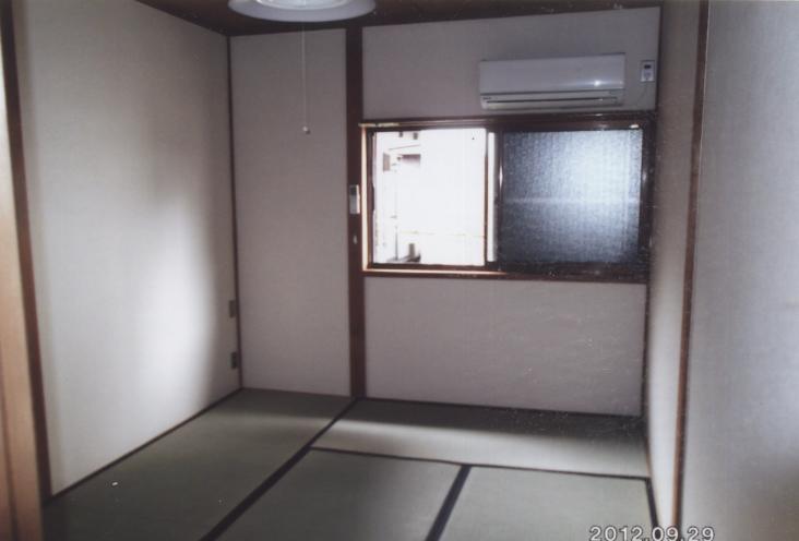 Living and room. Japanese-style room 6 quires air-conditioned