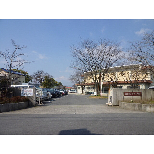 Primary school. 1200m to Kobe elementary school (elementary school)