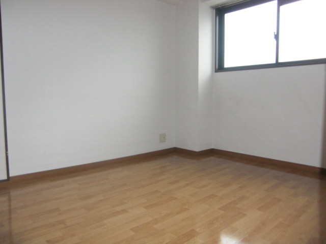 Other room space. Since the south property of, Sunny'm good> ▽ <; (306 Room No.)