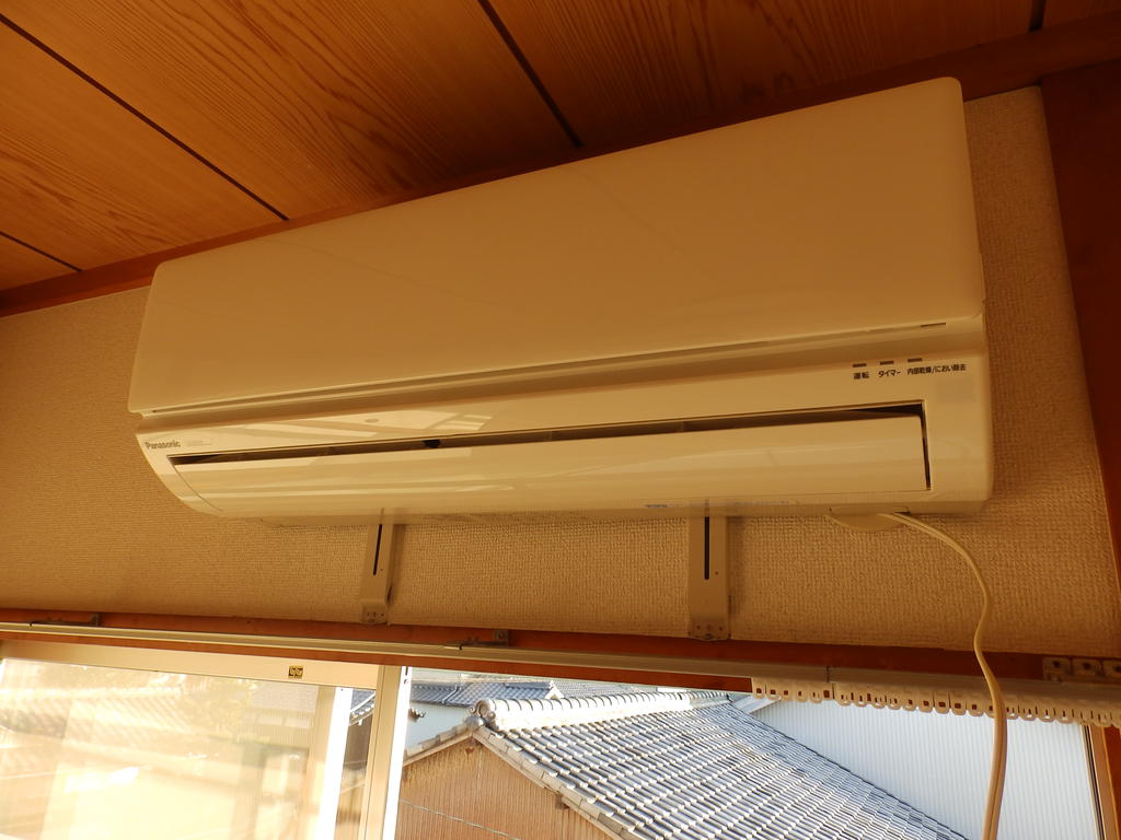 Other Equipment. Air-conditioned