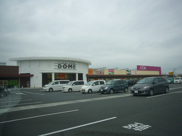 Home center. 779m to furniture dome Tsu Kawage store (hardware store)