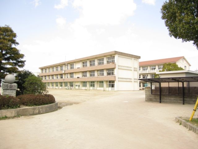 Primary school. Municipal Masayuki up to elementary school (elementary school) 1400m
