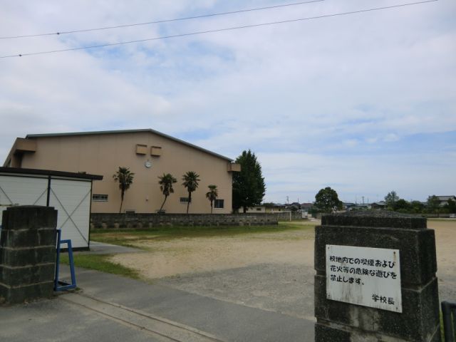 Primary school. Municipal Ishinden up to elementary school (elementary school) 1400m