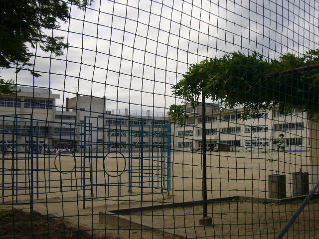 Primary school. 417m until Tsu standing Shinmachi Elementary School (elementary school)