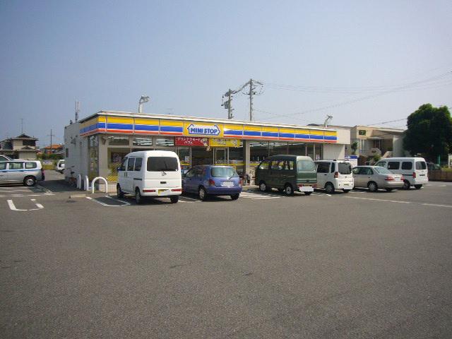 Convenience store. MINISTOP Tsu Shiratsuka store up (convenience store) 1450m