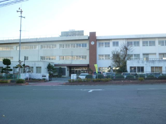 Primary school. Tsushiritsu Chisatogaoka until elementary school 1963m