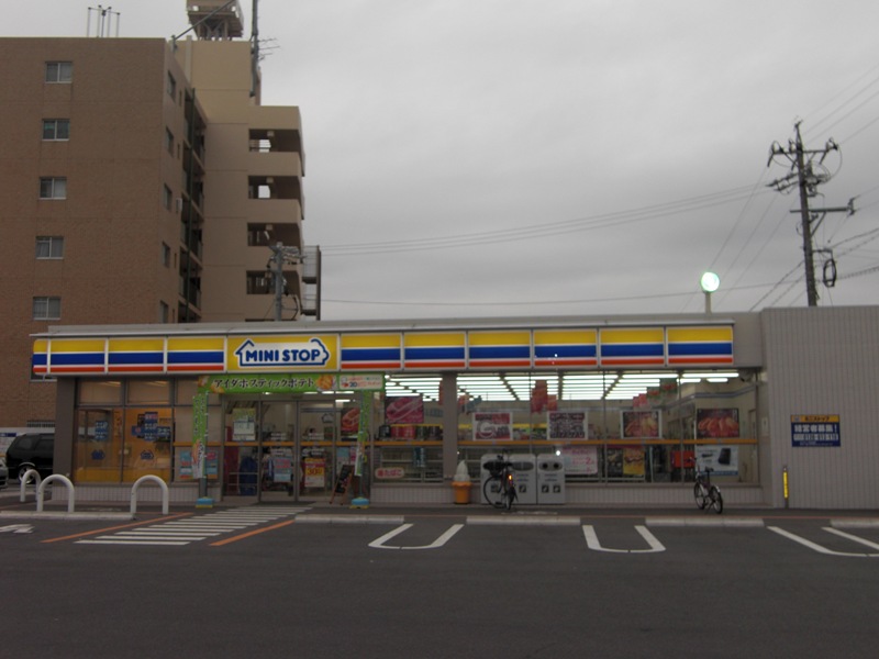 Convenience store. MINISTOP Mie University to the store (convenience store) 1343m