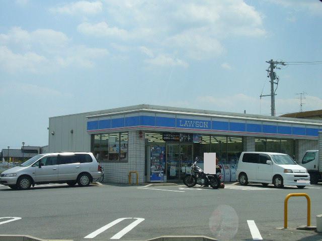 Convenience store. 819m until Lawson Tsu Shiratsuka store (convenience store)