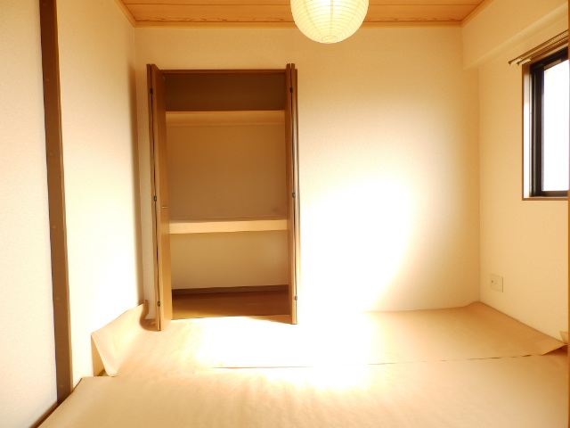 Other room space. There is also a p land stick Japanese-style room