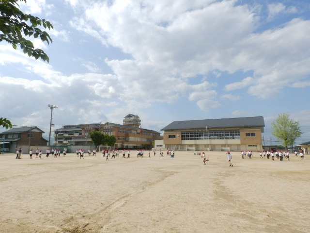 Primary school. 1688m to Tsu Tachikawa if elementary school (elementary school)