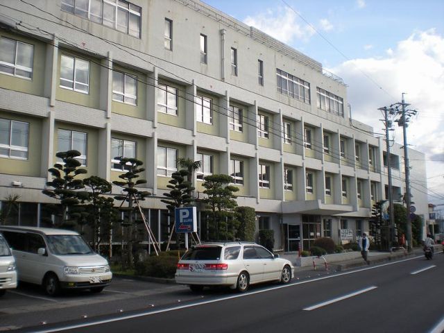 post office. 2000m to Tsu Minamigaoka post office (post office)