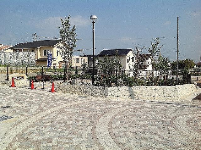 Local land photo. It will park entrance of the park. Come on site living facilities and location, etc. Please check. 