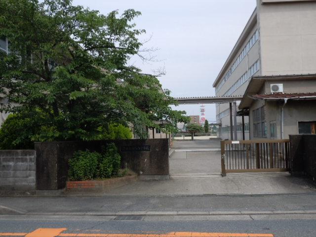 Junior high school. 1200m up to junior high school in the Seokyo