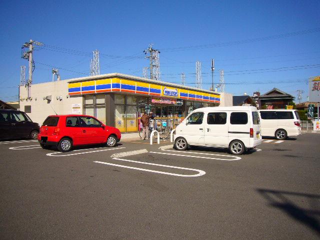 Convenience store. MINISTOP Tsu Kurimamachiya store up (convenience store) 342m