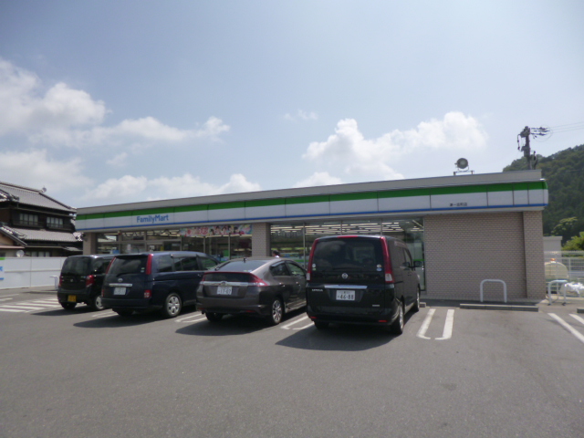 Convenience store. FamilyMart Tsu Ichishi store (convenience store) up to 1099m