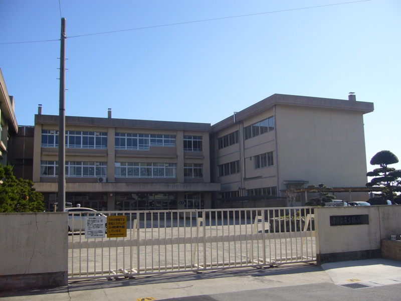 Primary school. Tsushiritsu Minamiritsu Makoto 1192m up to elementary school (elementary school)