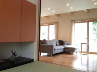 Living. Living room on the ceiling that leads from Japanese-style room with a half represents Beams. (11-5 No. land)