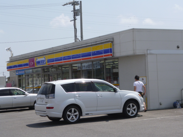 Convenience store. MINISTOP Kazushi Hioki store up (convenience store) 2593m