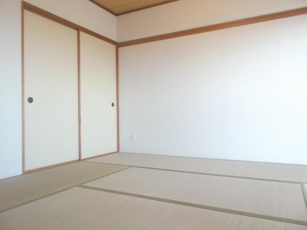 Non-living room. Japanese-style room to be active in various scenes