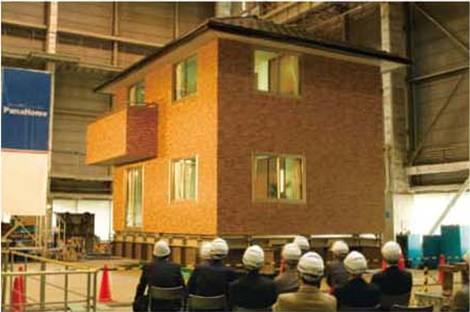 Construction ・ Construction method ・ specification. PanaHome abode Hanshin ・ Also demonstrate the tremendous strength to the huge earthquake experiment also 4.3 times of Awaji. Protect your precious family.