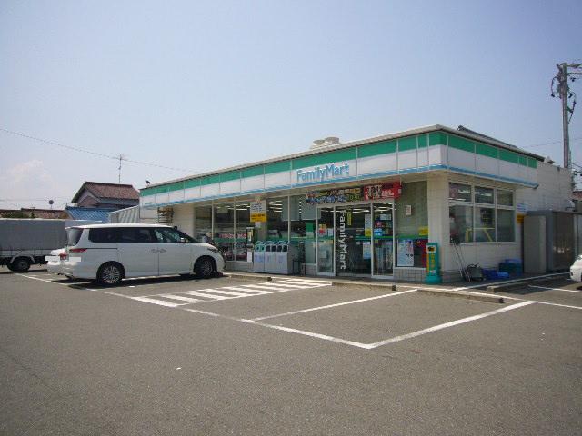 Convenience store. FamilyMart Yuki shrine before shop until the (convenience store) 622m