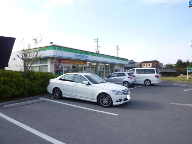 Convenience store. 1053m to FamilyMart Nagaoka-cho store (convenience store)