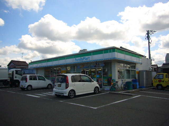 Convenience store. FamilyMart Yuki shrine before shop until the (convenience store) 622m