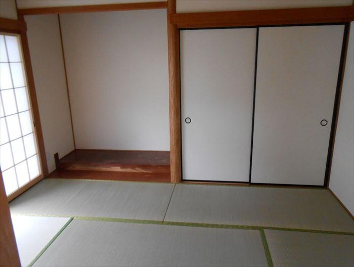 Non-living room. Bright Japanese-style room