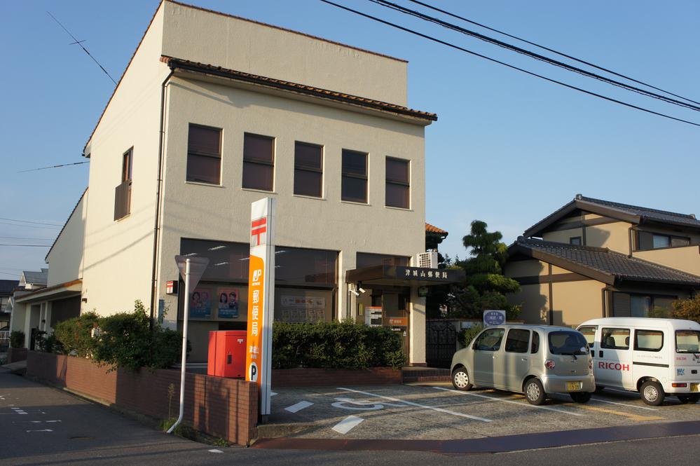 post office. 381m until Tsu Shiroyama post office