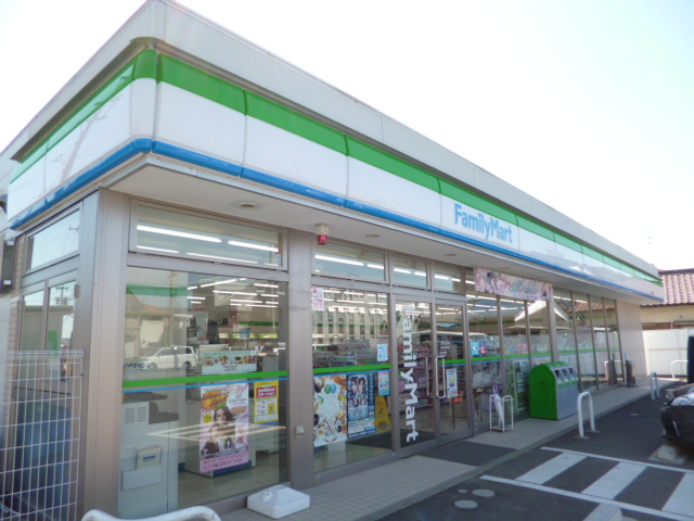 Convenience store. FamilyMart Tsu Hisai Nakamachi store up (convenience store) 594m