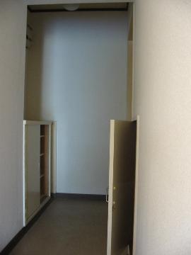 Other room space. Corridor