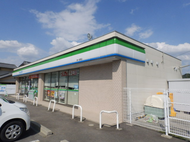 Convenience store. FamilyMart Tsu Ichishi store (convenience store) up to 1134m