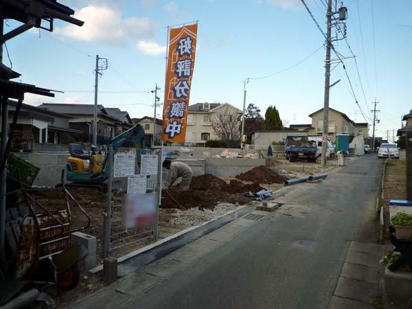 Local photos, including front road. Local (11 May 2013) Shooting