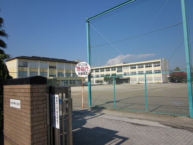 Primary school. 1291m to Yokkaichi Municipal Oyachi KyoYuzuru elementary school (elementary school)