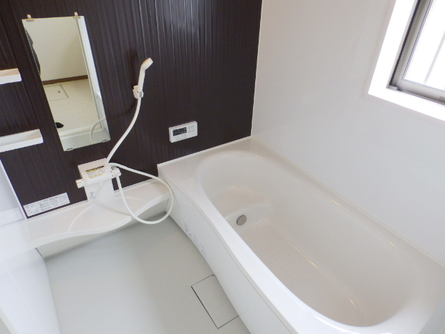 Bath. Spacious Hitotsubo bath! Functional aspects, such as add-fired and bathroom drying is also enhanced!