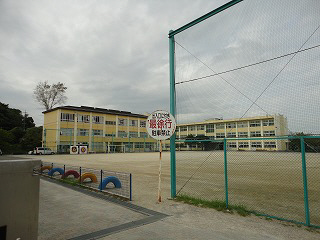 Primary school. Oyachi KyoYuzuru 120m up to elementary school (elementary school)