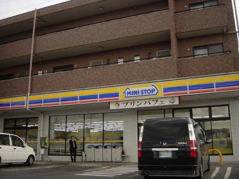 Other. MINISTOP Yokkaichi Hagi store up to (other) 387m