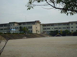 Primary school. Miekita up to elementary school (elementary school) 1430m