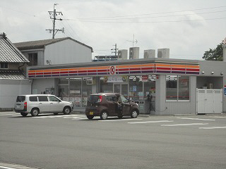 Convenience store. 600m to Circle K Sakabe store (convenience store)