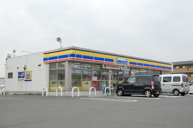 Convenience store. MINISTOP Tomarikoyanagi store up (convenience store) 200m