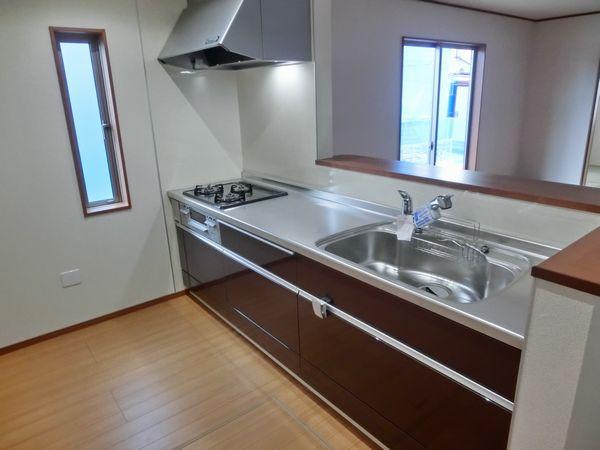 Kitchen. Indoor (11 May 2013) Shooting