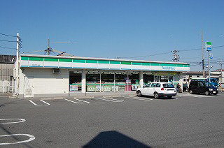 Convenience store. FamilyMart Yokkaichi Umaokoshi store up (convenience store) 380m