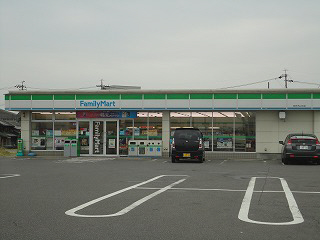 Supermarket. FamilyMart Yokkaichi Mountain minute store up to (super) 730m