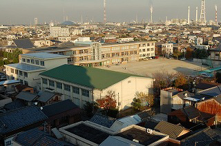 Primary school. Chubu Nishi Elementary School until the (elementary school) 1293m