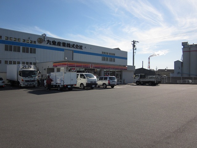 Convenience store. Circle K Yokkaichi Onoe-cho store (convenience store) to 712m