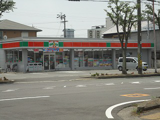 Convenience store. Thanks Yokkaichi Nishihamada store up (convenience store) 335m