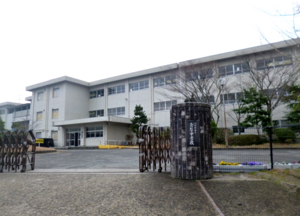 Junior high school. 1155m to Yokkaichi Municipal Tokiwa junior high school (junior high school)