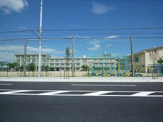 Primary school. Tokiwa up to elementary school (elementary school) 1120m