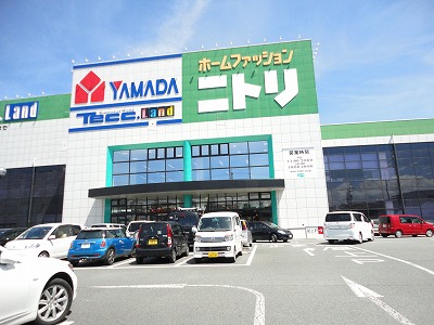 Home center. 790m to Nitori Yokkaichi store (hardware store)